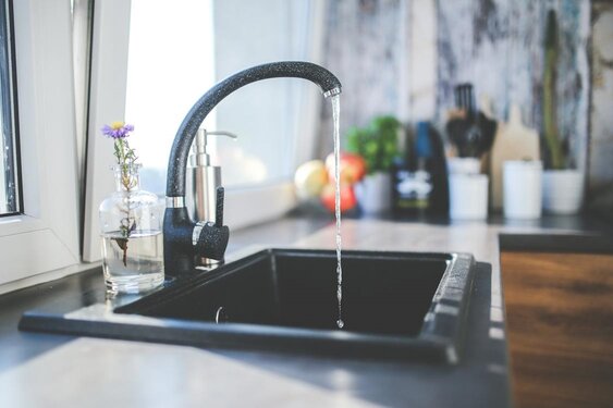 Wat betaal ik in 2024 voor mijn drinkwater?  PWN maakt nieuwe drinkwatertarieven bekend.