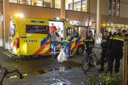 Fietser ten val in winkelcentrum Schalkwijk, traumateam ter plaatse