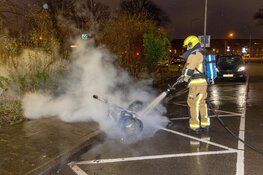 Scooter uitgebrand aan de Oudeweg in Haarlem