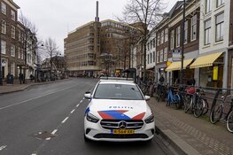 Politie zoekt lichtgetinte man na verdachte situatie in centrum Haarlem