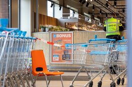 Gewonde bij steekincident in supermarkt Haarlem