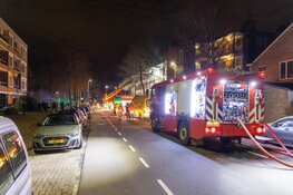 Grote brand in flat Haarlem; twee etages ontruimd