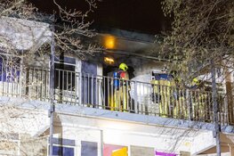 Grote brand in flat Haarlem; twee etages ontruimd