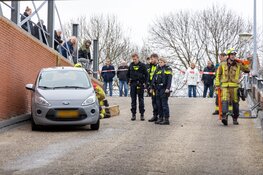 Automobilist kantelt in parkeergarage Haarlem