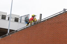 Automobilist kantelt in parkeergarage Haarlem