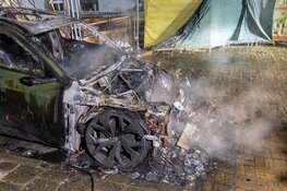 Auto door brand verwoest op Graafschapstraat in Haarlem