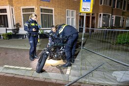 Man rijdt tegen hekwerk in Haarlem, fatbike in beslag genomen