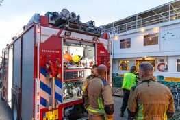 Opvangboot voor asielzoekers in Haarlem ontruimd na brand