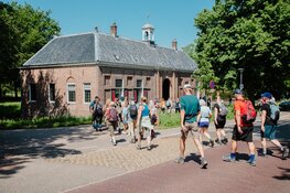 Zonnige 3e editie KiKa Haarlem City Walk laat 8.100 wandelaars stralen