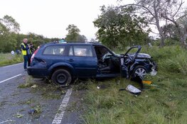 Auto crasht op Zeeweg in Overveen