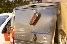 Busje in brand aan Baden-Powellstraat in Haarlem