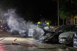 Meerdere auto's in brand aan Christine Koetsstraat in Haarlem