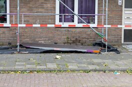 Windstoten: steigeronderdelen dreigen los te waaien in Haarlem