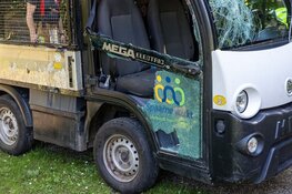 Onderhoudswagentje valt om op begraafplaats in Heemstede