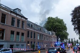 Brandweer rukte massaal uit naar brand in dak in Haarlem