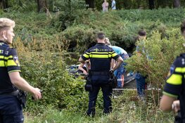 Zoektocht na aantreffen lege kano in de Jan Gijzenvaart in Haarlem