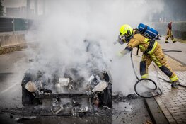 Auto in brand op Amsterdamsevaart in Haarlem