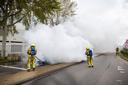 Auto in brand op Amsterdamsevaart in Haarlem