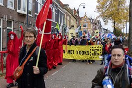 Extinction Rebellion voert actie en eist sluiting Tata Steel