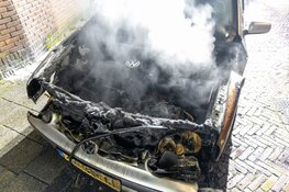 Auto door brand verwoest aan Saturnusstraat in Haarlem
