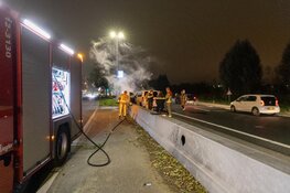 Bestelbus in brand op Schipholweg in Haarlem