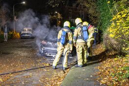 Auto gaat in vlammen op in Haarlem