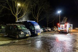 Twee voertuigen gaan in vlammen op bij nachtelijke autobrand in Haarlem