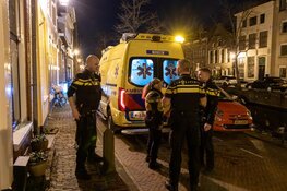 Hulpdiensten redden te water geraakte vrouw in Haarlem
