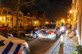Hulpdiensten redden te water geraakte vrouw in Haarlem
