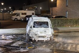 Gestolen auto in brand op Wim van Eststraat in Haarlem