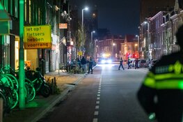 Straat afgezet door explosie bij woning in Haarlem