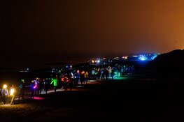 Al 5.000 wandelaars aan de start van 4e editie Zandvoort Light Walk