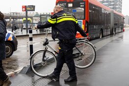 Fietser aangereden door lijnbus in Haarlem