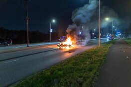 Motorfiets vliegt in brand bij ongeluk in Haarlem