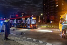 Twee gewonden bij aanrijding tussen scooter en bus in Haarlem