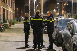 Politie doet onderzoek bij buurthuis in Haarlem
