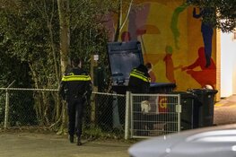 Politie doet onderzoek bij buurthuis in Haarlem
