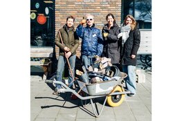 Voltallig college van Haarlem steekt met vrijwilligers de handen uit de mouwen tijdens NLdoet 2025 op vrijdag 14 en zaterdag 15 maart