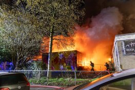 Grote brand in buurtcentrum in Haarlem