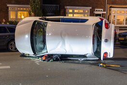 Auto crasht op Spaarndamseweg in Haarlem