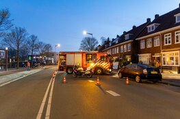 Auto crasht op Spaarndamseweg in Haarlem