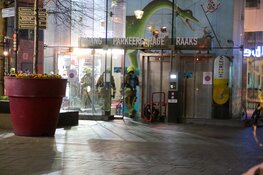 Meerdere voertuigen in brand in parkeergarage Raaks in Haarlem