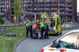 Motorrijder vliegt uit de bocht in Haarlem