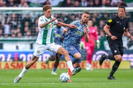 Ajax vergooit in zinderende slotfase in Groningen voorsprong en koppositie