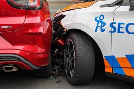 Auto's flink beschadigd na ongeval op kruising Heemstede