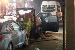 Nachtelijke autobrand aan Vondelweg in Haarlem