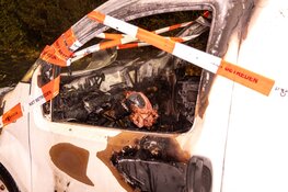 Bestelbusje verwoest bij nachtelijke autobrand in Haarlem