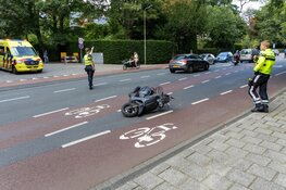 Scooterrijder gewond na aanrijding met auto in Bloemendaal
