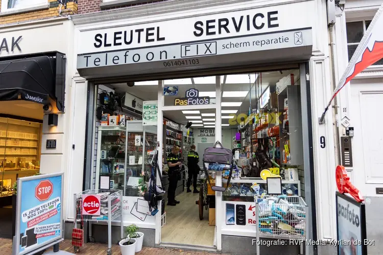 Diefstal bij telecomwinkel in Haarlem