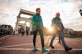 Recordaantal wandelaars geniet van 11e editie Amsterdam City Walk in herfstzon